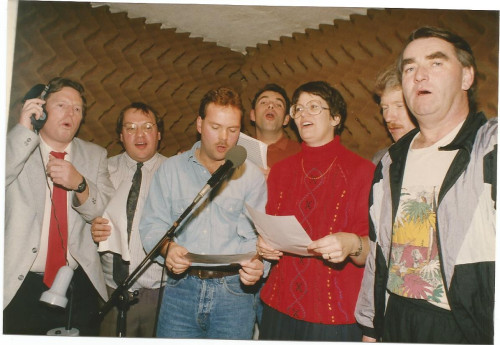 The Charlton Chat Choir! Left to Right: Andy Bryant, Chris Tugwell, Steve Sutherland, John Fuller, Jackie Monahan, Chris Parkes and Preston Monahan.